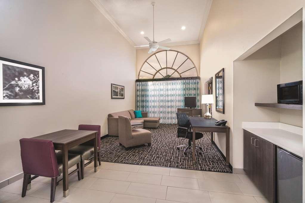 Hotel La Quinta By Wyndham 3*